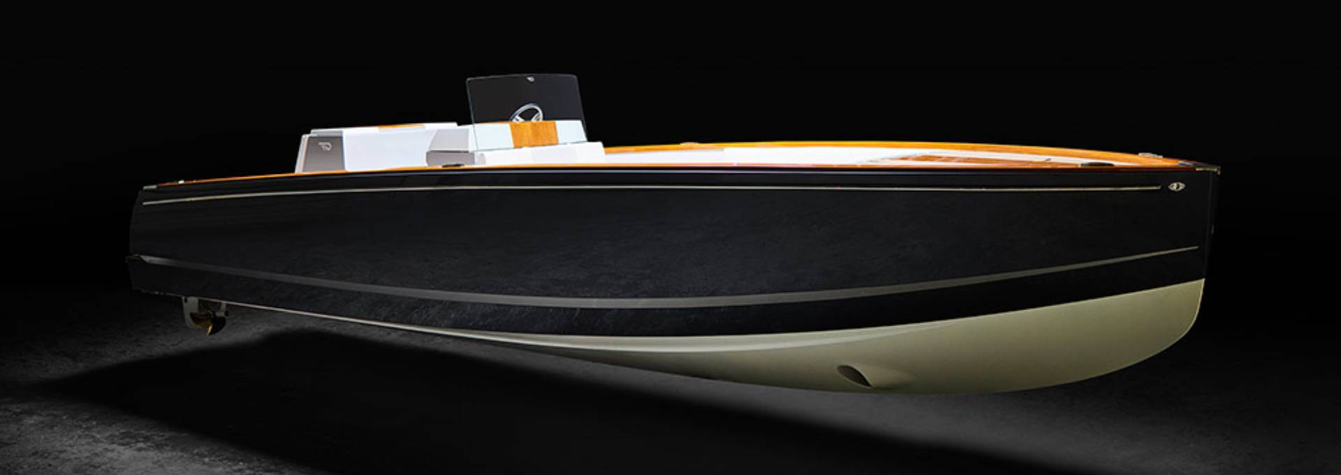 Hinckley Unveils Dasher, the World's First Fully Electric Luxury Yacht