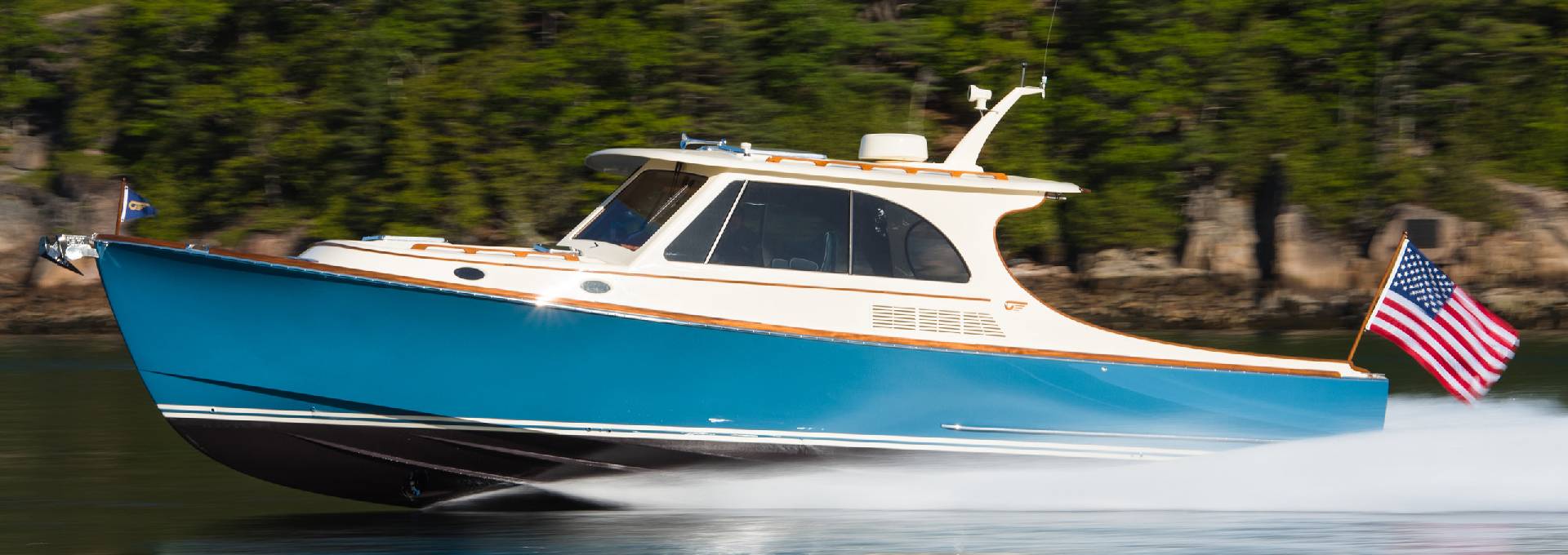 Hinckley Introduces the Innovative Picnic Boat 40