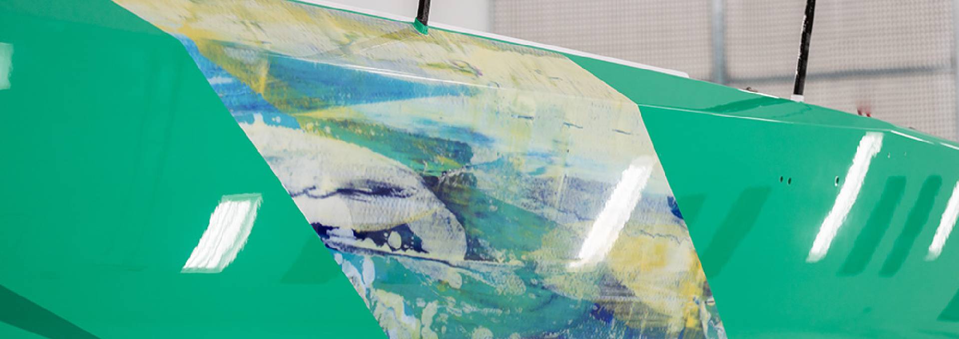 World-Renowned Artist and Hinckley Yacht Services Portsmouth Team Up to Bring Painting to Life